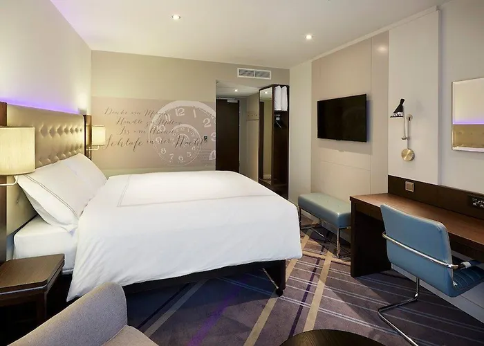 فندق Premier Centre 3*