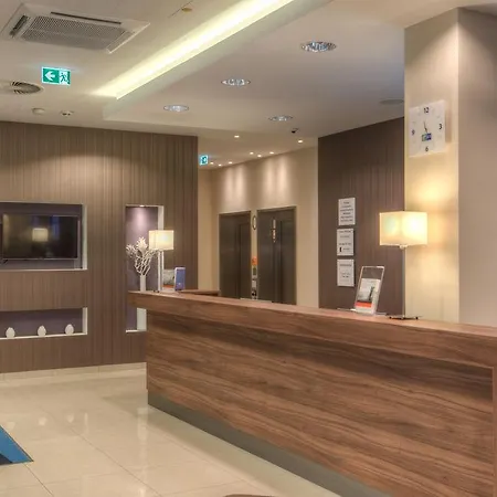 Premier Centre 3*