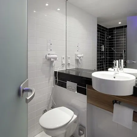 Premier Centre Hotel 3*