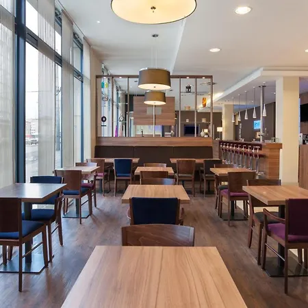 Premier Centre 3*
